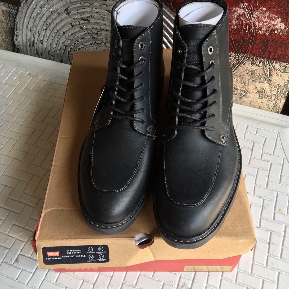 NEW Mens Levi's black and denim boots